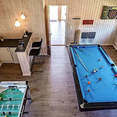 12 Person In Hasselberg *