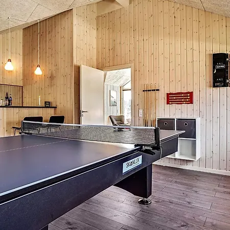 12 Person In Hasselberg *